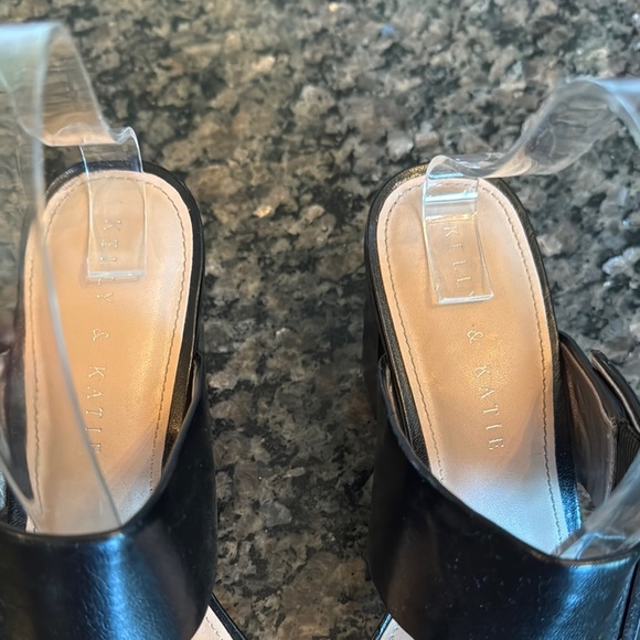 Kelly & Katie Black adjustable strap Heeled Sandals with Chunky Block Heel EUC 8 - Picture 2 of 16